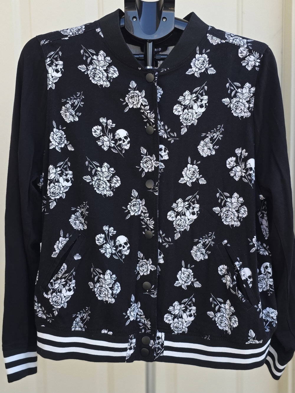 Torrid Black Skull Floral Bomber Jacket Black & White Size 1